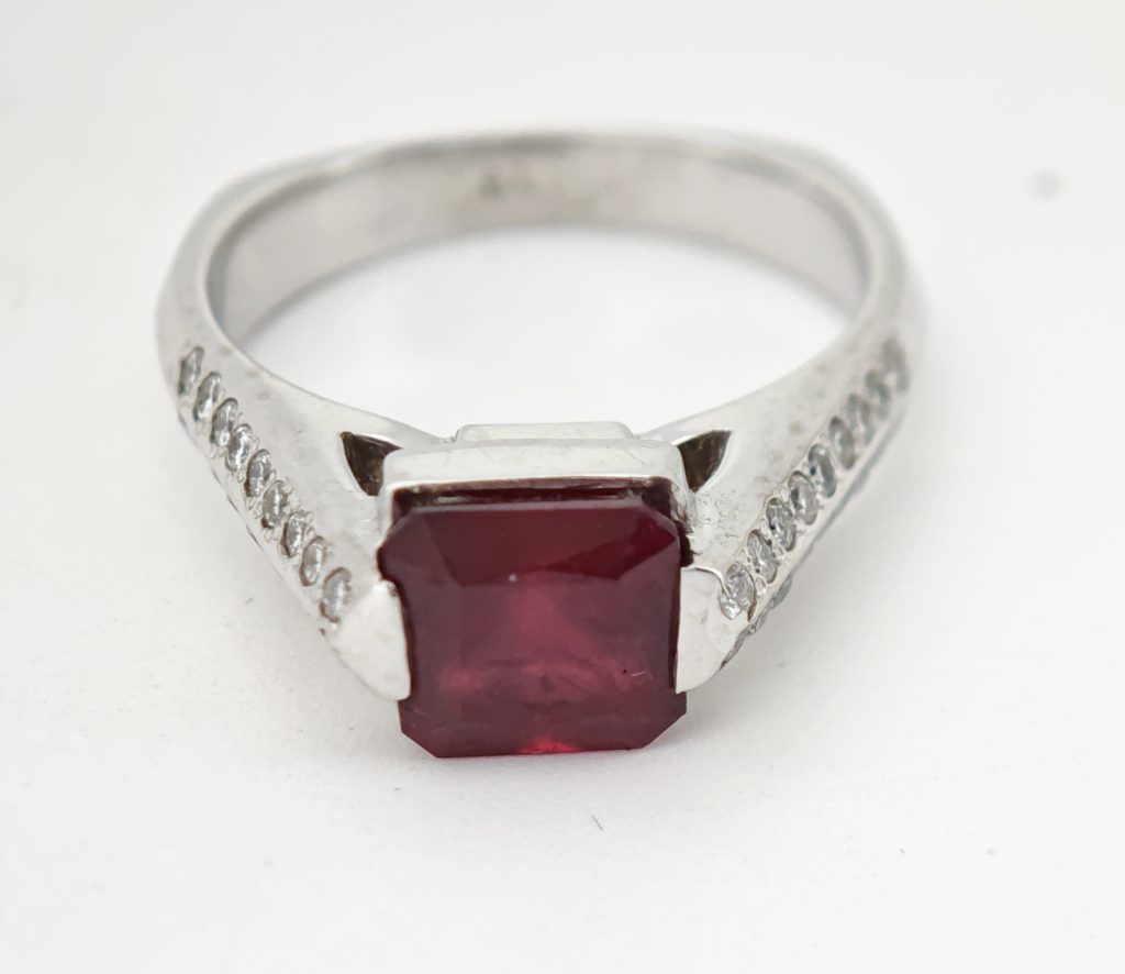 inel aur 14k cu diamante si rubin 2.31ct