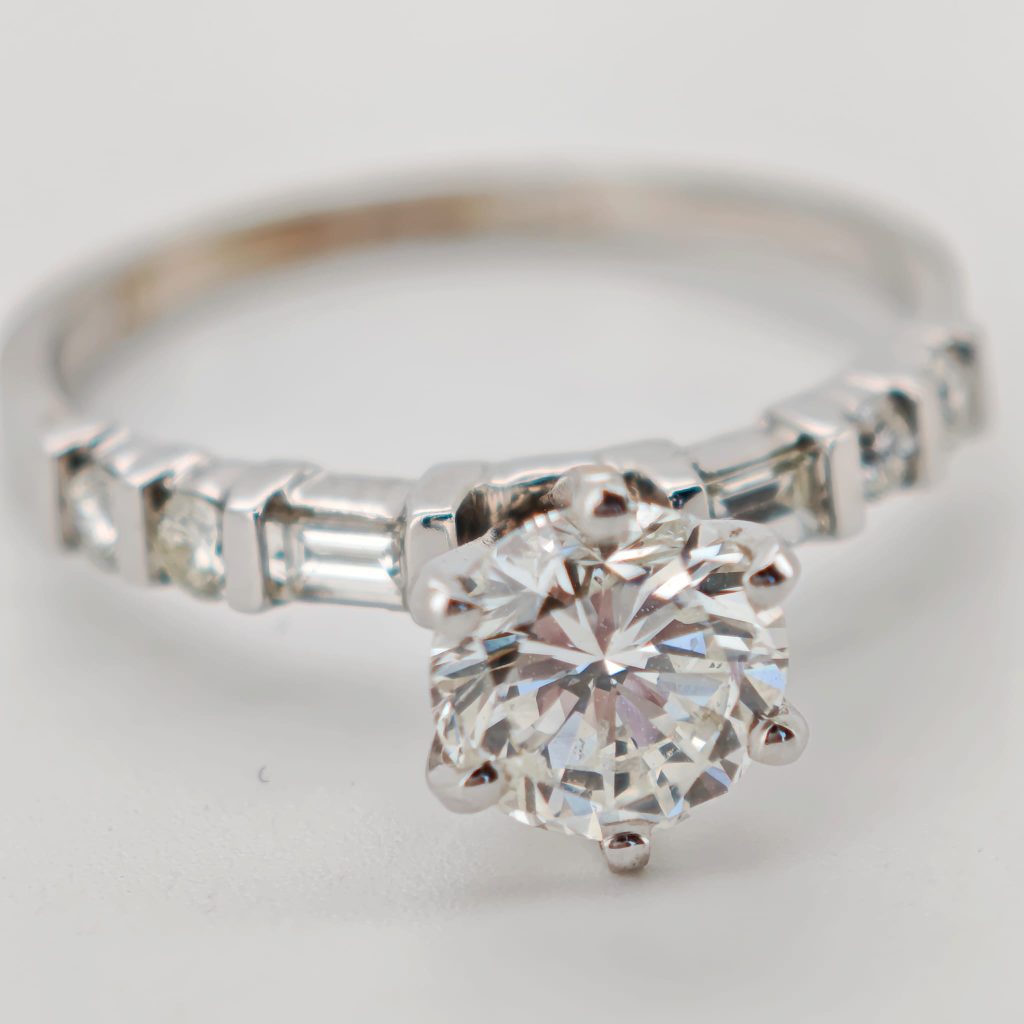 inel aur 18k cu diamante 1.18ct