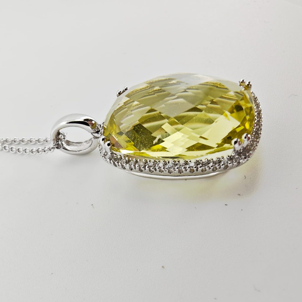 colier aur 18k cu diamante si quartz