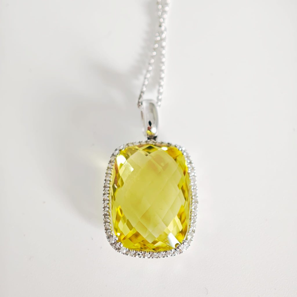 colier aur 18k cu diamante si quartz