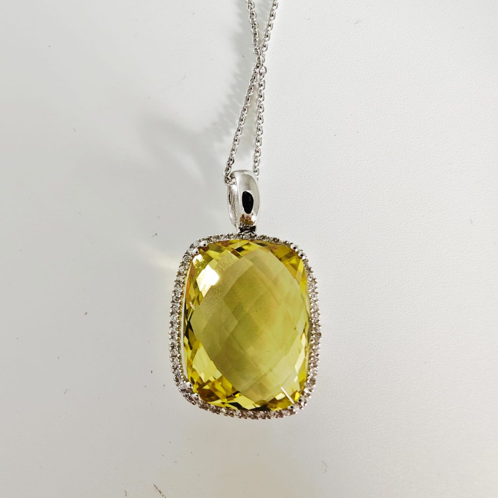 colier aur 18k cu diamante si quartz