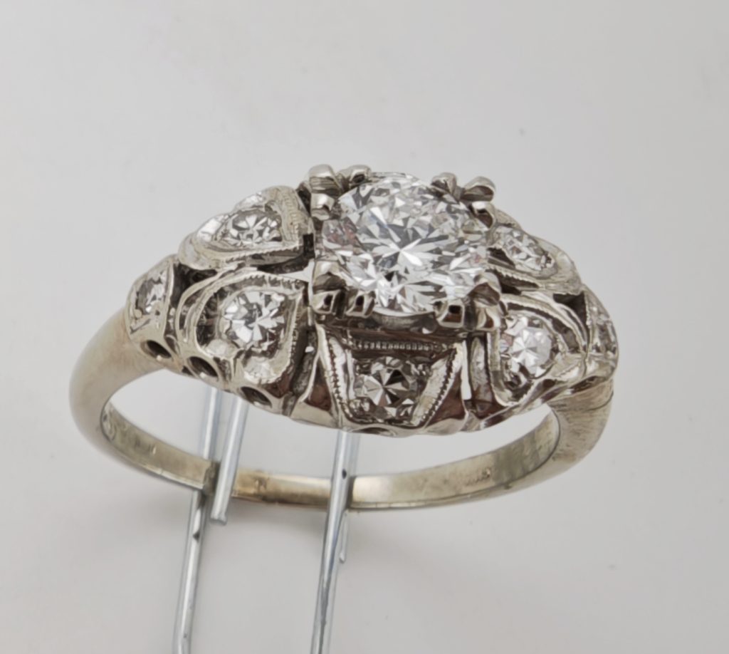 inel 14k cu diamante model vintage 0,86ct