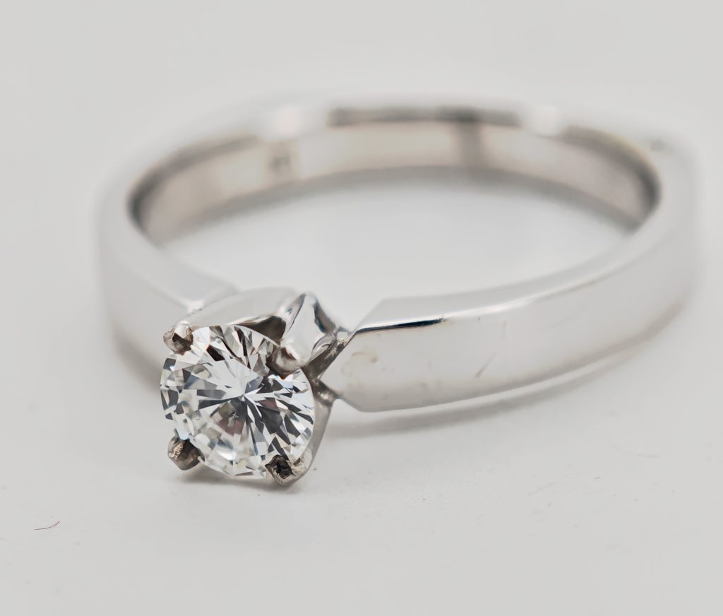 inel logodna aur 14k si diamante 0,48ct