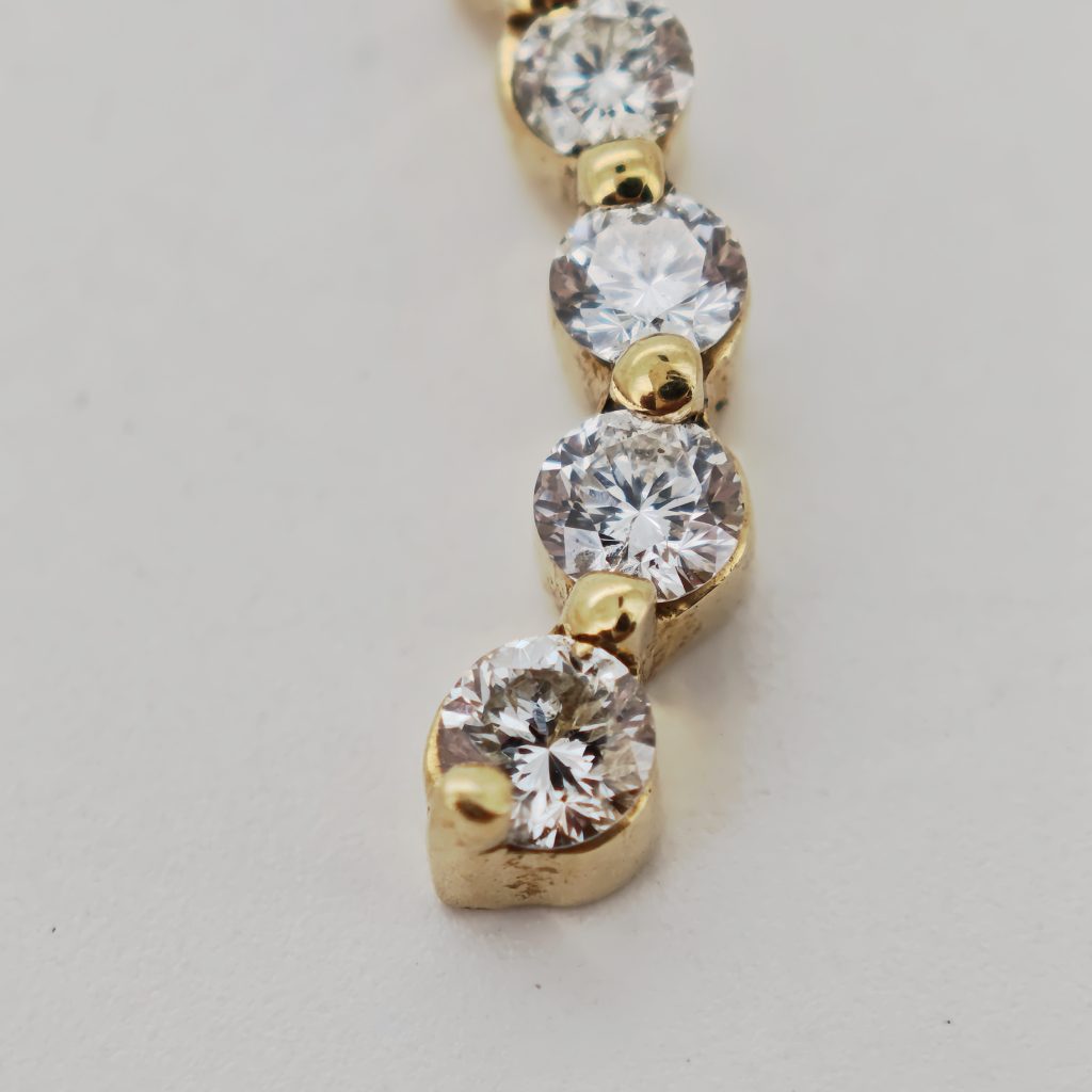 colier aur 18k cu diamante 1.00ct zei