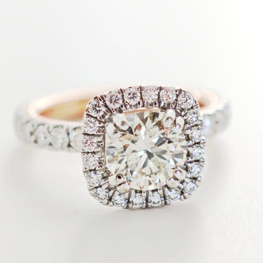 inel aur cu diamante 2,5ct