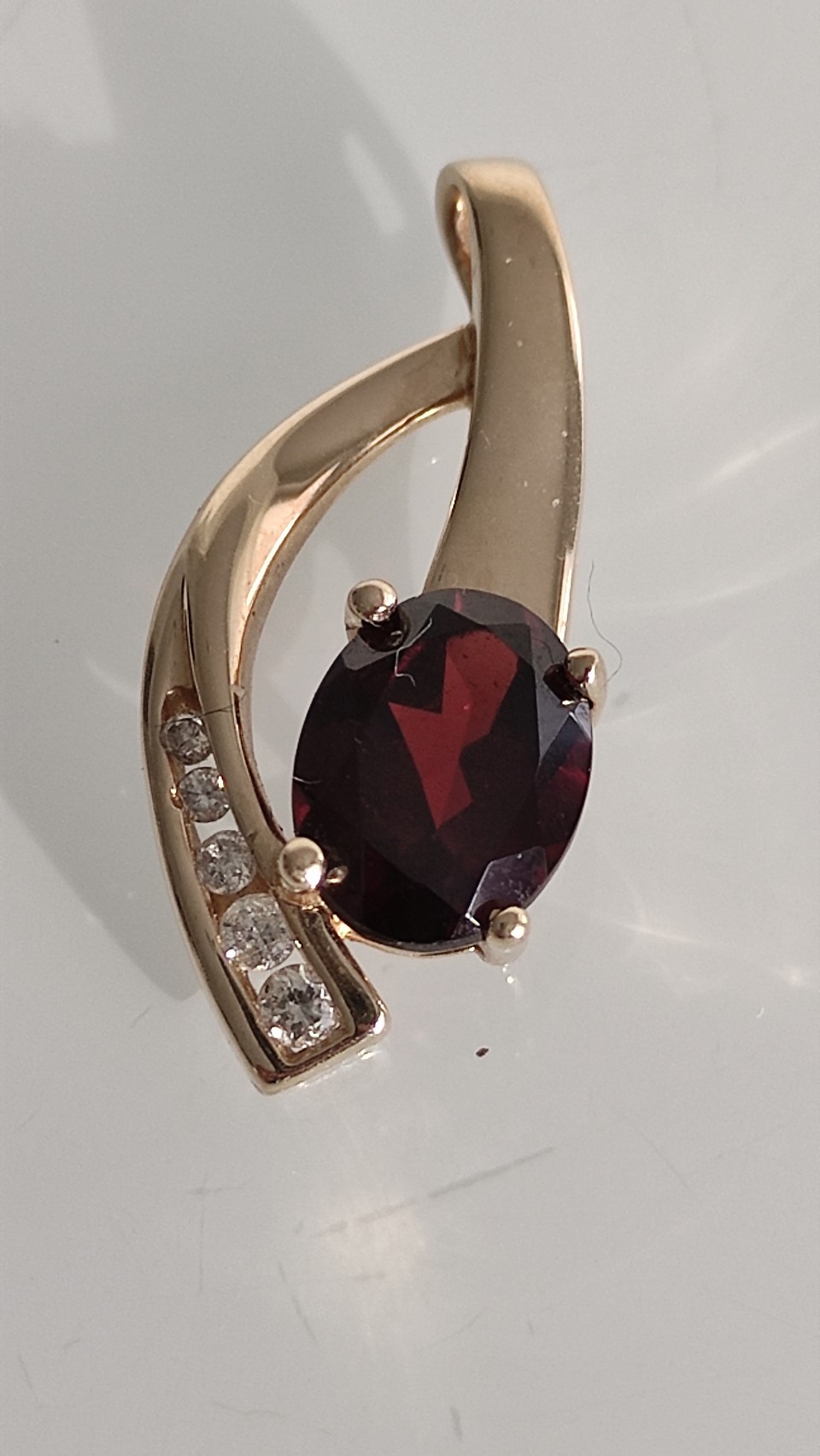 pandativ aur 14k cu garnet si diamante pandativ aur 14k cu garnet si diamante