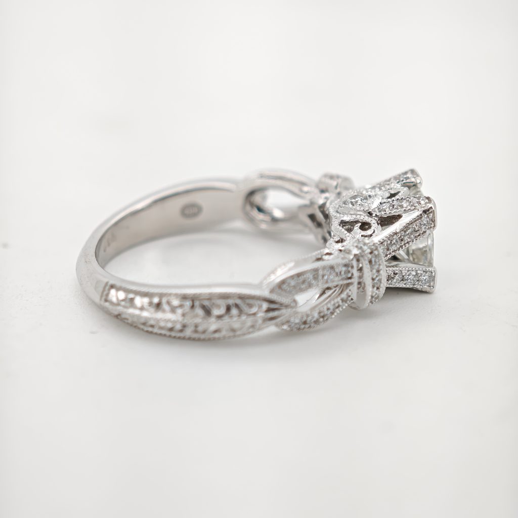 inel aur 18k cu diamante 1,44ct