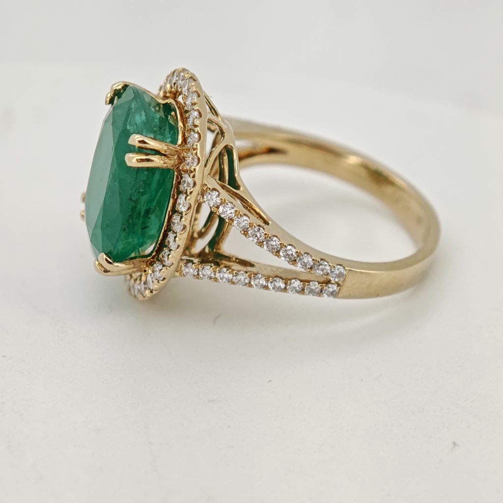 inel 14k cu smarald si diamante 7,18ct