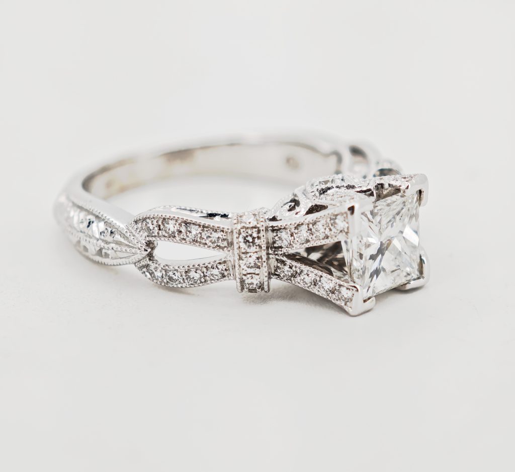 inel aur 18k cu diamante 1,44ct