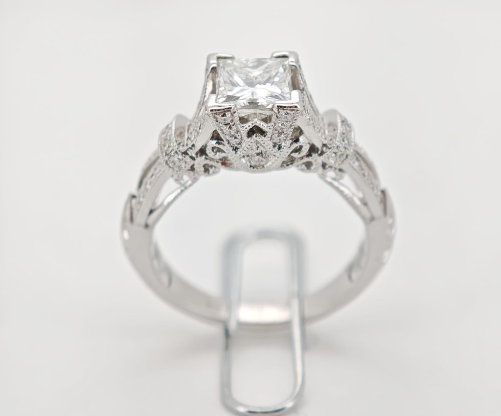 inel aur 18k cu diamante 1,44ct