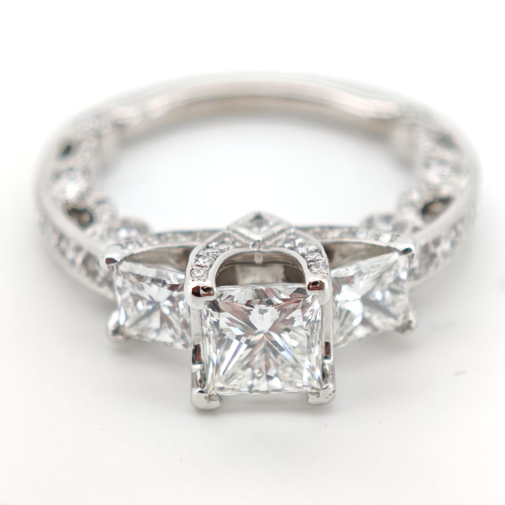 inel 14k cu diamante 3ct unlike any other!