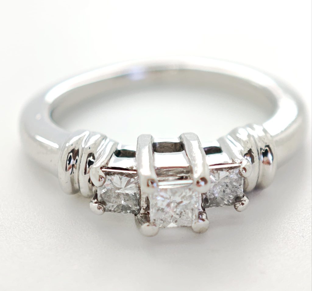 inel platina si diamante 0.55ct