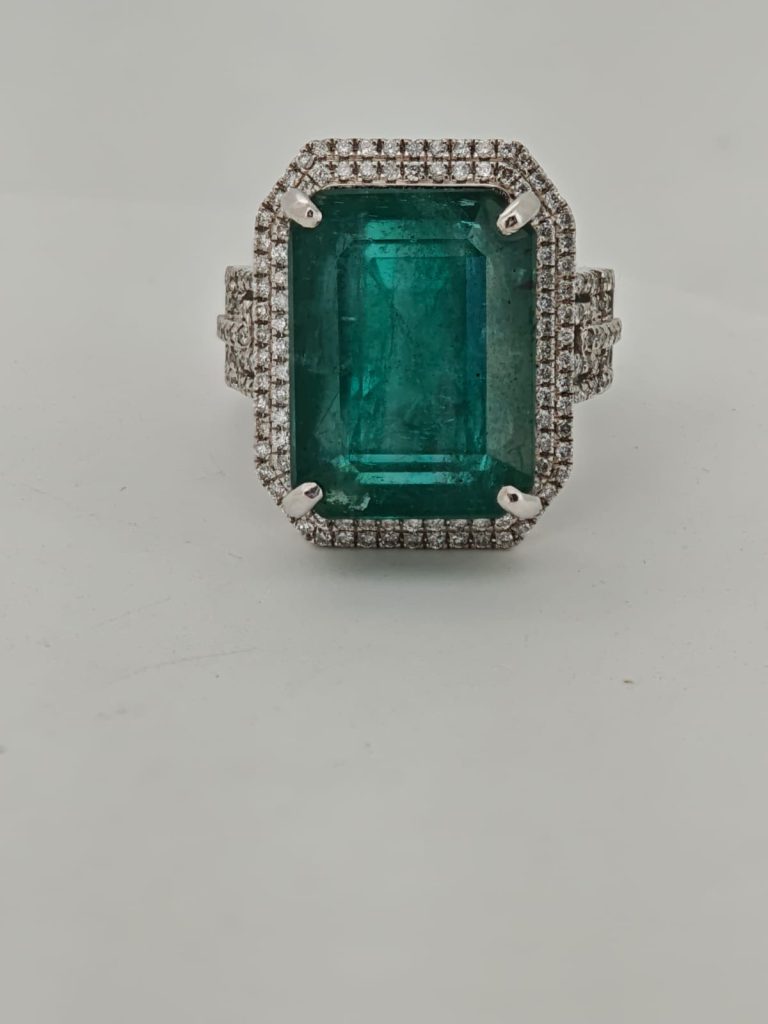 inel 14k cu smarald si diamante 15ct